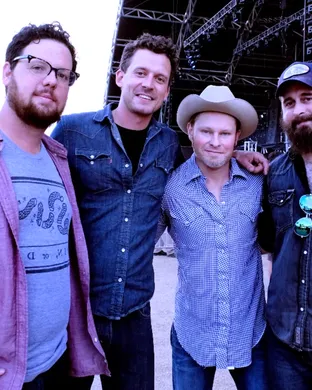 Live concert by Turnpike Tributedours 